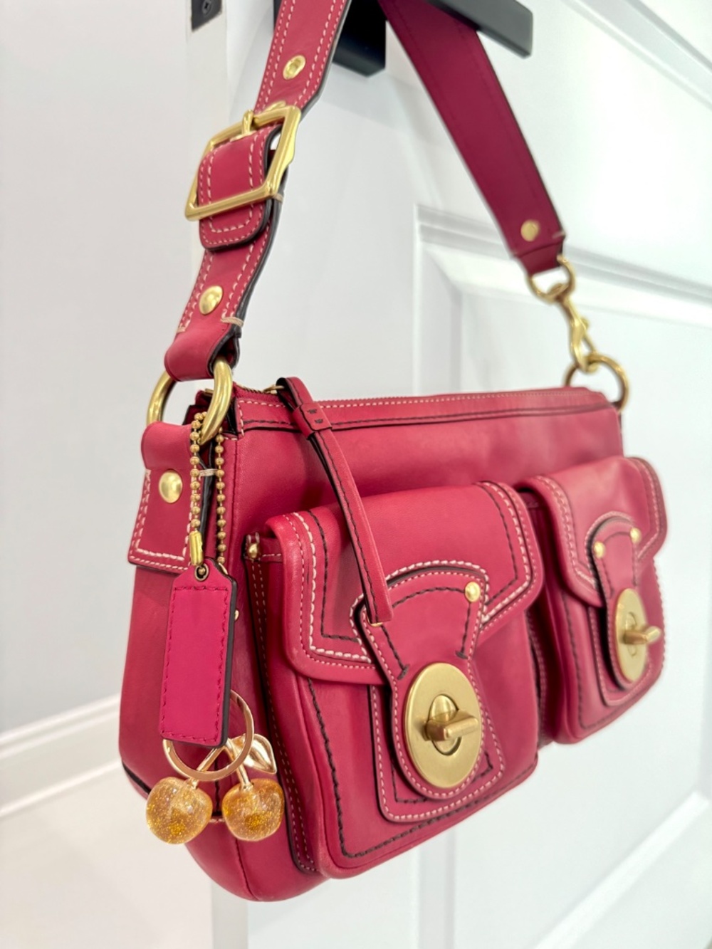 Vintage Coach Double Turnlock in Raspberry - Picture 6 of 6
